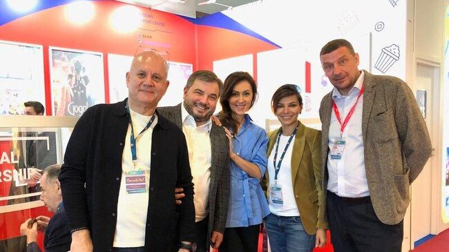 Екатерина Мцитуридзе с гостями/участниками выставки MIPTV 2019, Канн, Франция 