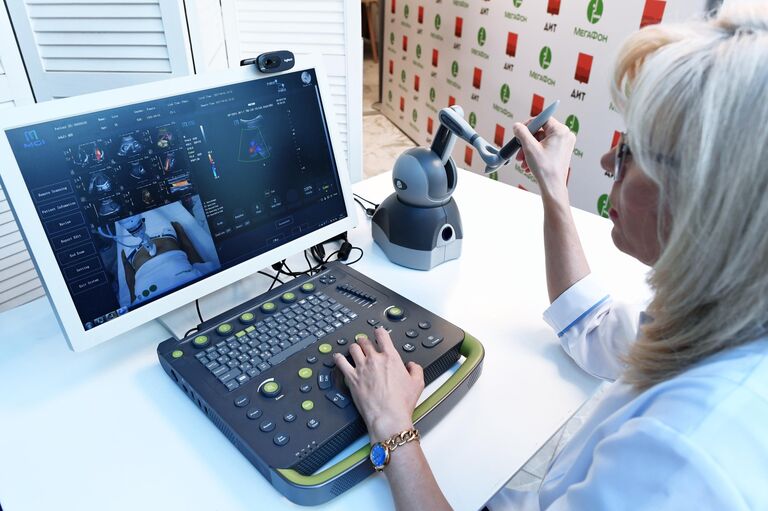 Специалист по ультразвуковому исследованию за органами контроля и управления телемедицинской роботизированной установкой для удаленного ультразвукового исследования Специалист по ультразвуковому исследованию за органами контроля и управления телемедицинской роботизированной установкой для удаленного ультразвукового исследования