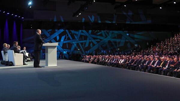 Президент РФ Владимир Путин на пленарном заседании V Международного арктического форума Арктика – территория диалога. 9 апреля 2019