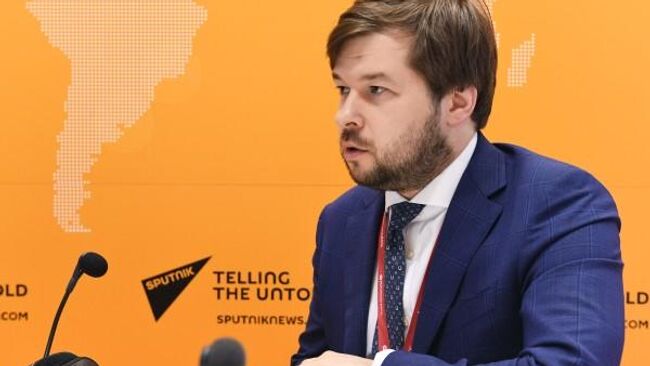 Заместитель министра энергетики РФ Павел Сорокин в эфире радио Sputnik на полях Международного арктического форума 