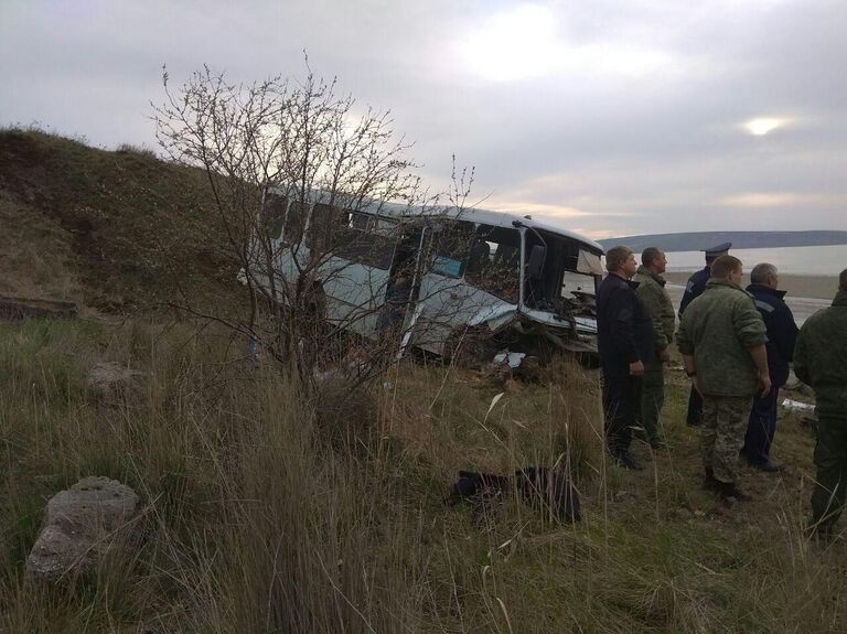 ДТП с рейсовым автобусом на трассе Феодосия-Керчь на востоке Крыма. 10 апреля 2019 ДТП с рейсовым автобусом на трассе Феодосия-Керчь на востоке Крыма. 10 апреля 2019