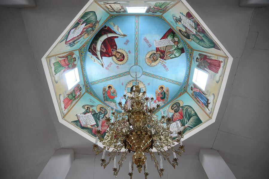 Купол православного храма в деревне Аполлоновка