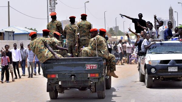 Суданские военные в Хартуме. 11 апреля 2019