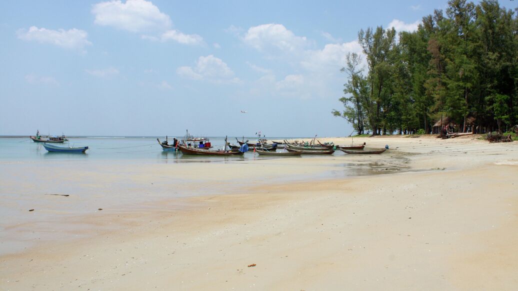"Все закрыто". СМИ рассказали, с чем столкнулись россияне в Таиланде