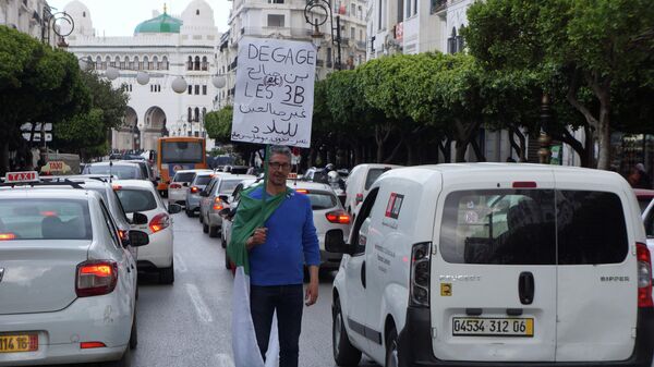 Антиправительственные демонстрации в Алжире