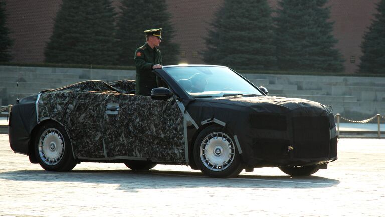 Автомобиль Aurus на Красной площади в Москве