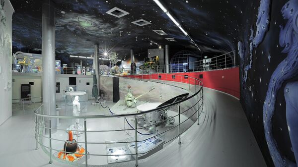 Панорама зала Исследования Луны и планет Солнечной системы в Музее космонавтики в Москве