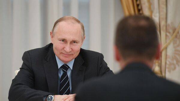Президент РФ Владимир Путин во время встречи с генеральным директором автомобильного концерна Volkswagen Group Гербертом Диссом. 12 апреля 2019