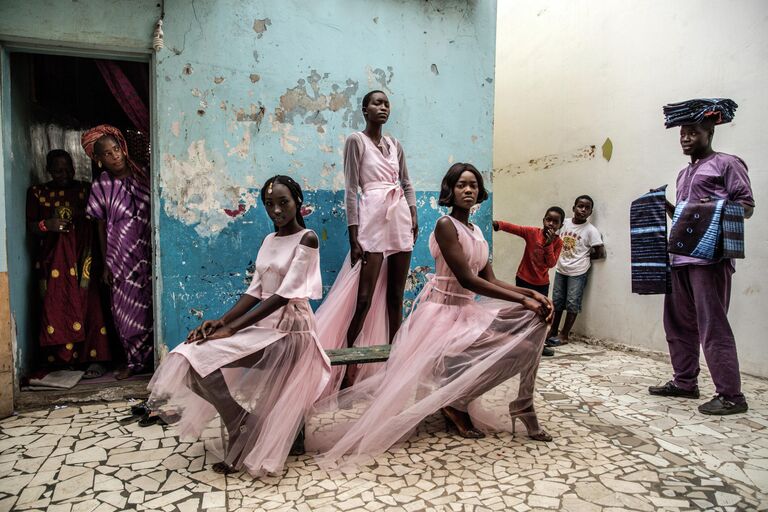 Dakar Fashion фотографа Finbarr O'Reilly, занявшего первое место в категории PORTRAITS - SINGLES в фотоконкурсе World Press Photo 2019