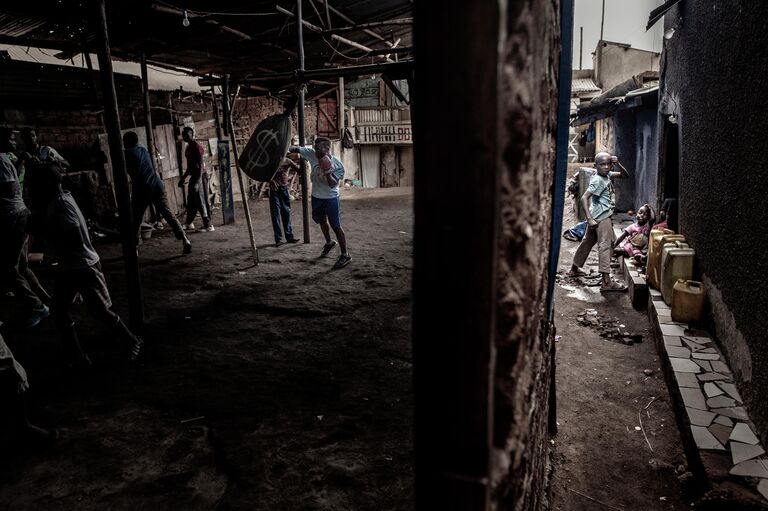 Boxing in Katanga фотографа John T.Pedersen, занявшего первое место в категории SPORTS - SINGLES в фотоконкурсе World Press Photo 2019