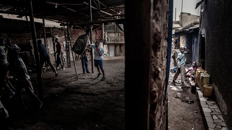 Boxing in Katanga фотографа John T.Pedersen, занявшего первое место в категории SPORTS - SINGLES в фотоконкурсе World Press Photo 2019