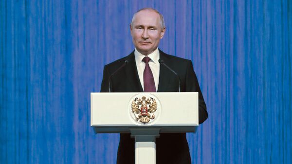 Президент РФ Владимир Путин выступает на торжественном вечере Первые в космосе, посвящённом Дню космонавтики