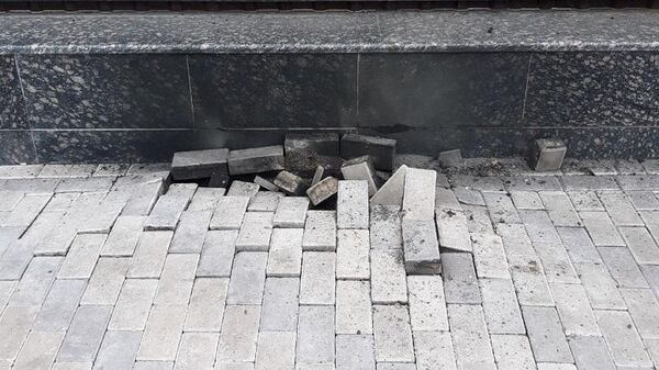 Последствия разрыва высоковольтного кабеля на проспекте Воздухофлотском в Соломенском районе возле посольства Российской Федерации в Киеве. 13 апреля 2019