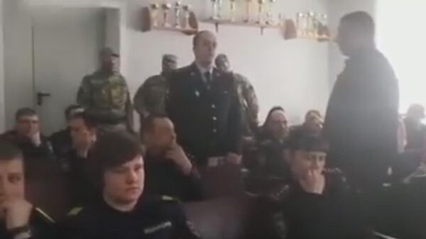 Под Хабаровском полицейского задержали на лекции о коррупции