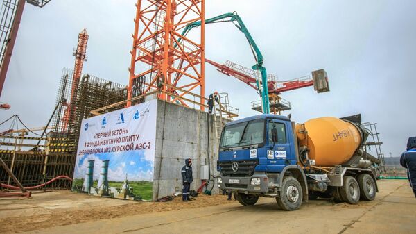 Бетонирование фундаментной плиты реакторного здания энергоблока №2 на площадке станции замещения Курская АЭС-2. 15 апреля 2019