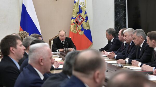 Президент РФ Владимир Путин проводит расширенное заседание с постоянными членами Совета безопасности РФ. 16 апреля 2019