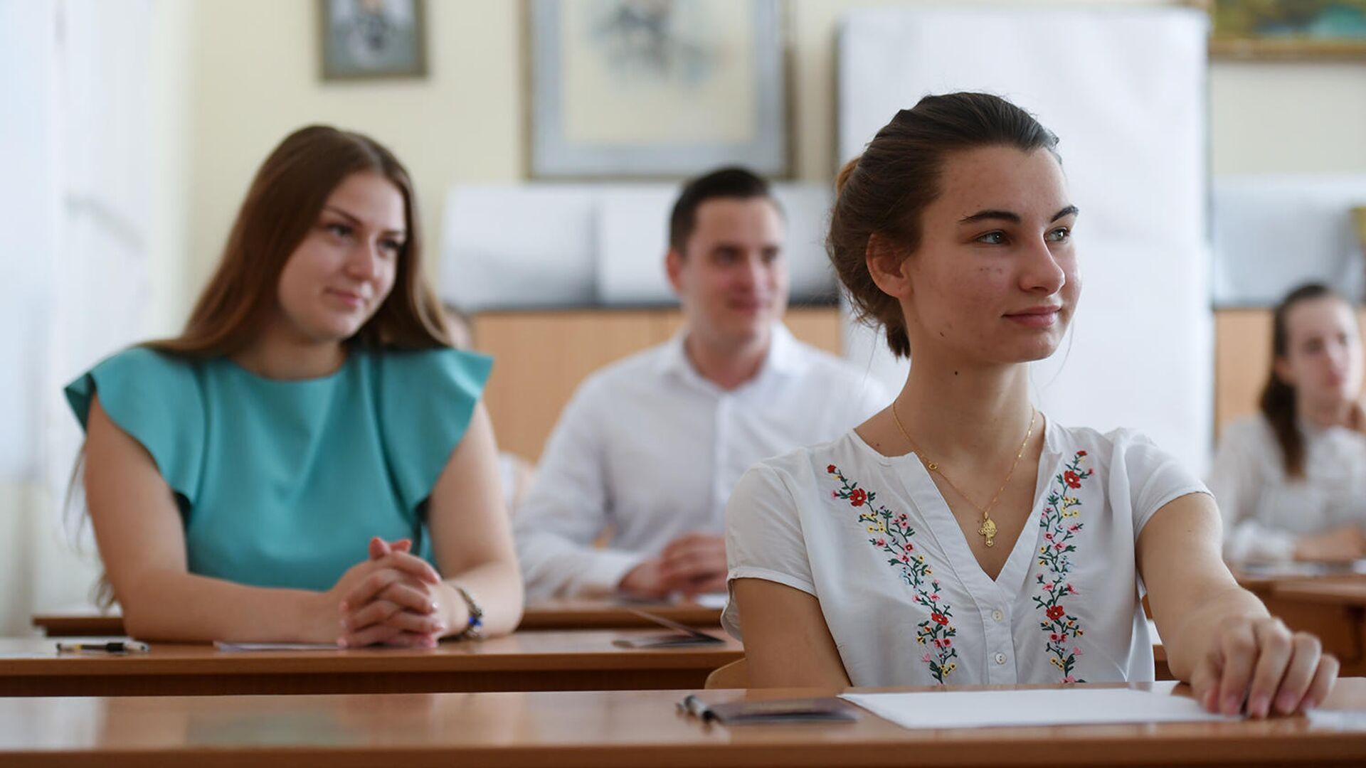 Ученики в классе во время занятия - РИА Новости, 1920, 03.12.2023