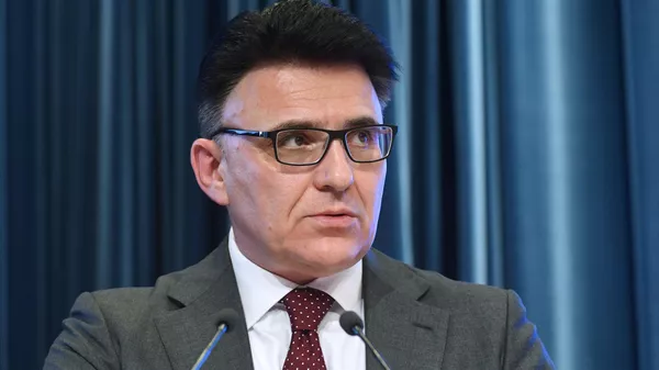 Александр Жаров