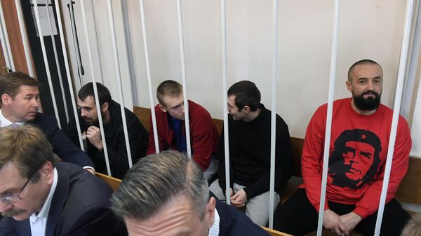 Задержанные украинские моряки в Лефортовском суде Москвы. 17 апреля 2019