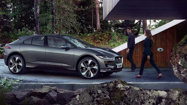 Автомобиль Jaguar I-Pace