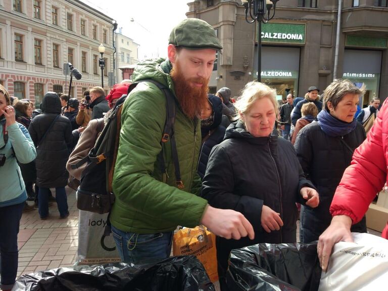 Координатор экодобровольческого проекта #МосЭко Михаил Антонов Координатор экодобровольческого проекта #МосЭко Михаил Антонов