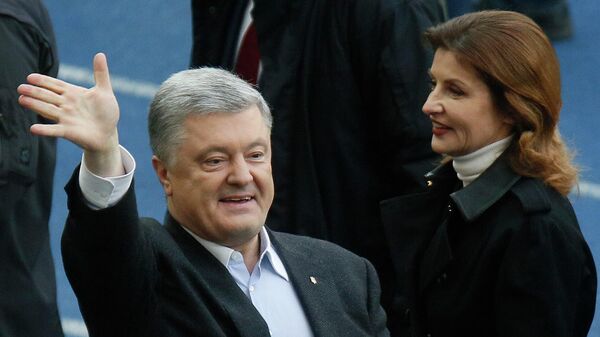 Кандидат в президенты Украины Петр Порошенко во время дебатов на стадионе Олимпийский в Киеве