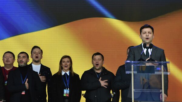 Кандидат в президенты Украины Владимир Зеленский во время дебатов в НСК Олимпийский в Киеве