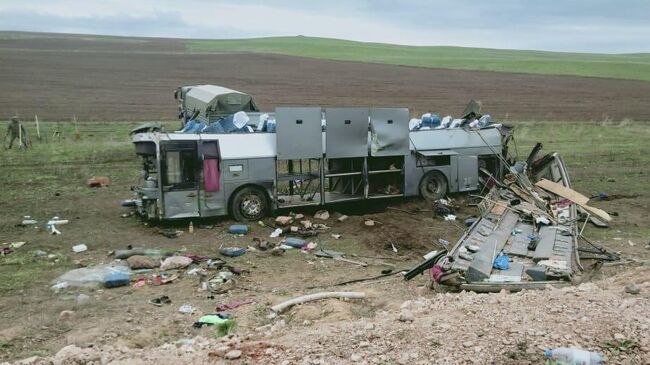 На месте ДТП с участием пассажирского автобуса в Жамбылской области Казахстана. 20 апреля 2019
