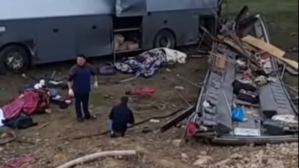 Опубликовано видео с места смертельного ДТП в Казахстане