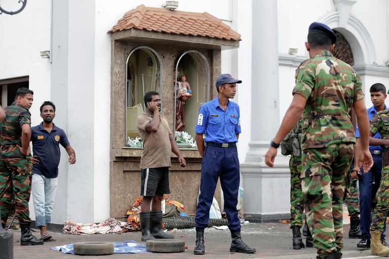 На месте взрыва в церкви в Коломбо, Шри-Ланка. 21 апреля 2019