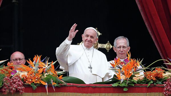 Папа Римский Франциск выступает с традиционным посланием и благословением Urbi et Orbi (Городу и Миру) в Ватикане. 21 апреля 2019