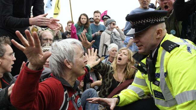 Акция в Лондоне против загрязнения окружающей среды