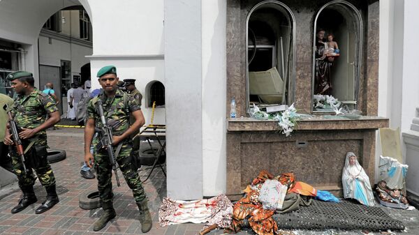 Военные у храма Святого Антония после взрыва в Коломбо, Шри-Ланка. 21 апреля 2019 