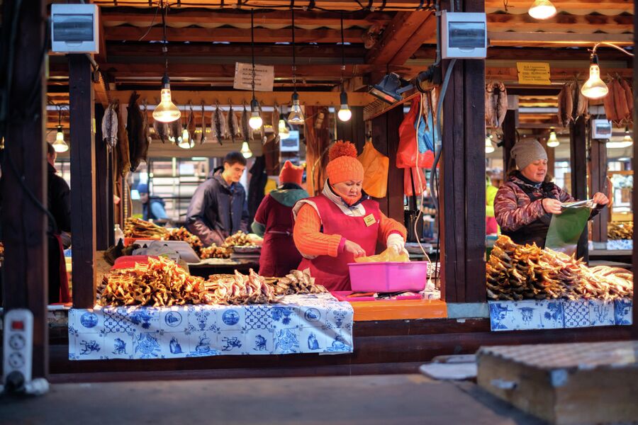 Рынок в поселке Листвянка