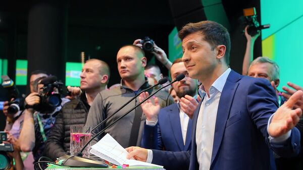 Владимир Зеленский во время объявления первых итогов голосования второго тура выборов президента Украины
