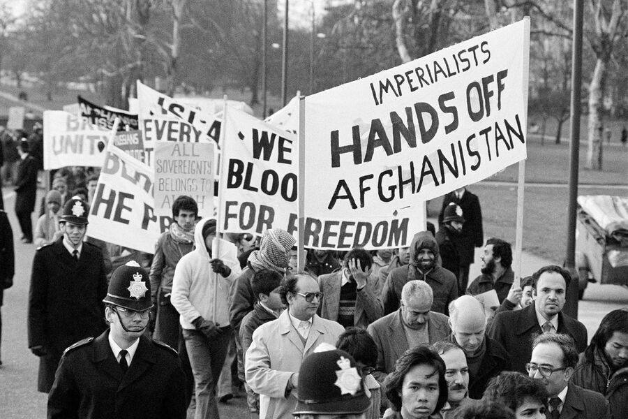 Демонстрации у посольства РФ  в Лондоне. 1980 год 