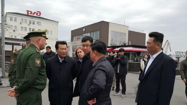 Служба безопасности лидера КНДР обсуждает вопросы прибытия Ким Чен Ына