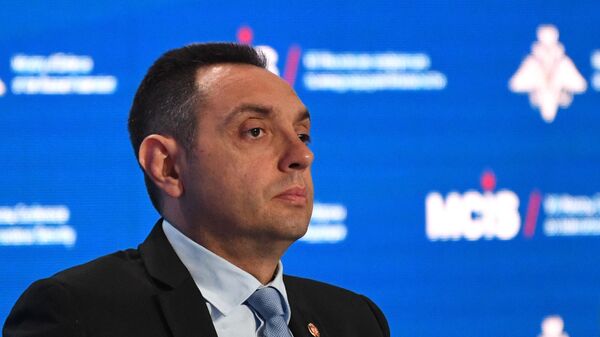 Экс-глава МВД Сербии заявил о внешнем давлении на Белград