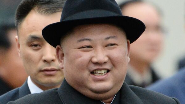 Лидер КНДР Ким Чен Ын на торжественной церемонии встречи во Владивостоке. Архивное фото