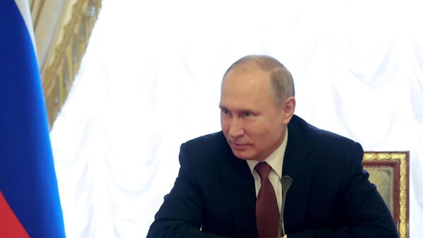 LIVE: Владимир Путин проводит встречу с членами Совета законодателей при Федеральном Собрании