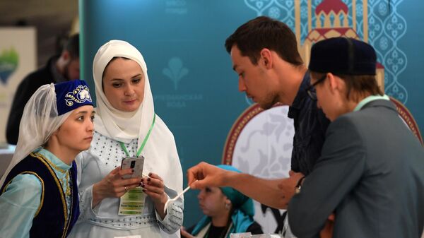 На Международной выставке Russia Halal Expo, проходящей в рамках X Международного экономического саммита Россия — Исламский мир: KazanSummit в Казани. 24 апреля 2019