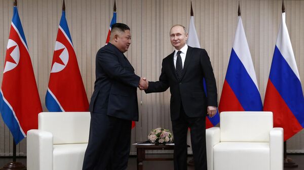 Президент РФ Владимир Путин встретился с лидером КНДР Ким Чен Ыном