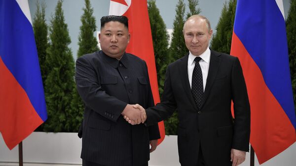 Президент России Владимир Путин во время встречи с лидером КНДР Ким Чен Ыном