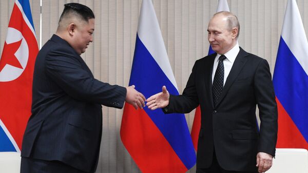 Президент России Владимир Путин и председатель Госсовета Корейской Народно-Демократической Республики Ким Чен Ын во время встречи