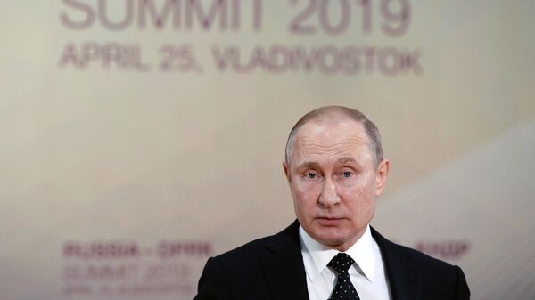 Владимир Путин на пресс-конференции по итогам российско-корейских переговоров с председателем Госсовета Корейской Народно-Демократической Республики Ким Чен Ыном. 25 апреля 2019
