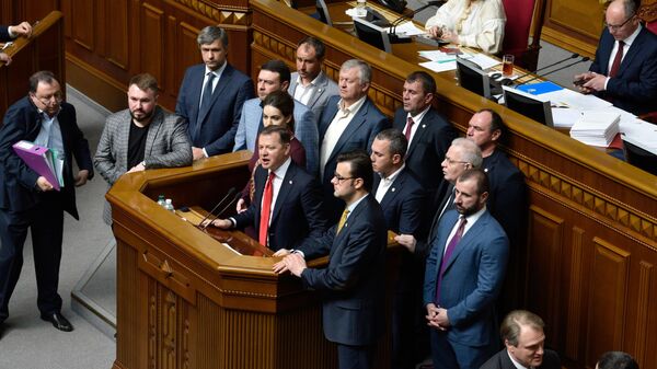 Лидер Радикальной партии Олег Ляшко выступает на заседании Верховной рады Украины. 25 апреля 2019