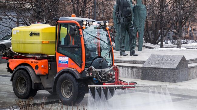 Мойка тротуаров шампунем в Москве