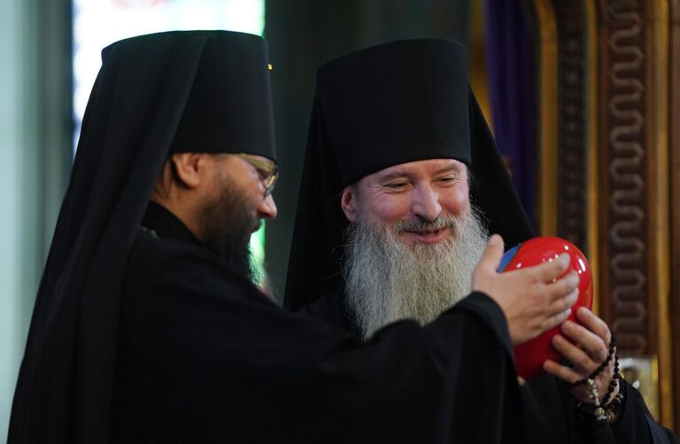 Архиепископ Егорьевский Матфей и начальник Русской Духовной Миссии в Иерусалиме архимандрит Александр (Елисов) в Храме Святой Мученицы Царицы Александры в Иерусалиме