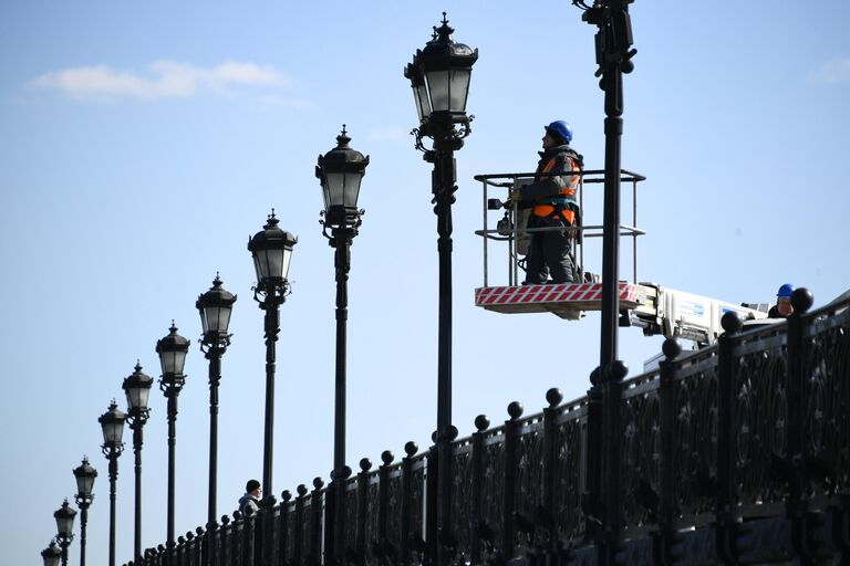 Подготовка объектов городского освещения к весенне-летнему сезону