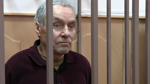 Отец полковника МВД Дмитрия Захарченко Виктор в Басманном суде Москвы